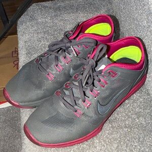 Nike Women's Charcoal and Magenta Athletic Shoes size 7